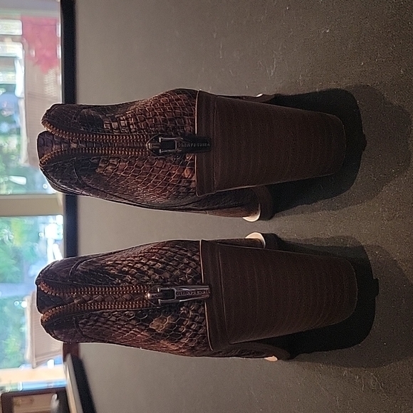 Vince Camuto booty snake skin - Picture 4 of 5